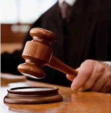 न्यायालय द्वारा बेतवा नदी से रेत चोरी करने वाले आरोपी को 03 माह की सजा से दण्डित किया गया।