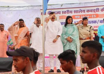 राज्य स्तरीय कबड्डी प्रतियोगिता का भव्य शुभारंभ मंत्री श्री सिंह व सांसद की विशेष मौजूदगी में हुआ कार्यक्रम