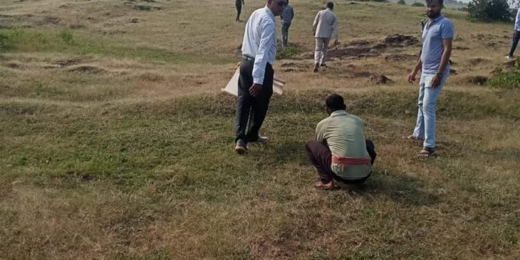 सीमांकन प्रकरणों के निपटारे के मामले में ढीमरखेड़ा तहसील अग्रणी  लंबित सीमांकन प्रकरणों का शीध्र करें निराकरण – कलेक्टर