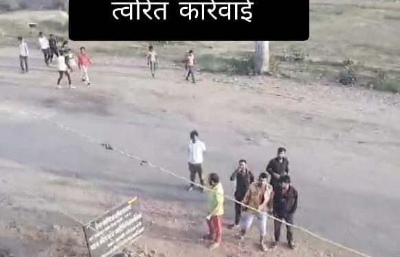 पत्थर बाजी, मारपीट की हुई घटना पर की गई त्वरित कार्यवाही, 7 रेत कर्मचारियों को गिरफ्तार भी कर लिया गया है।