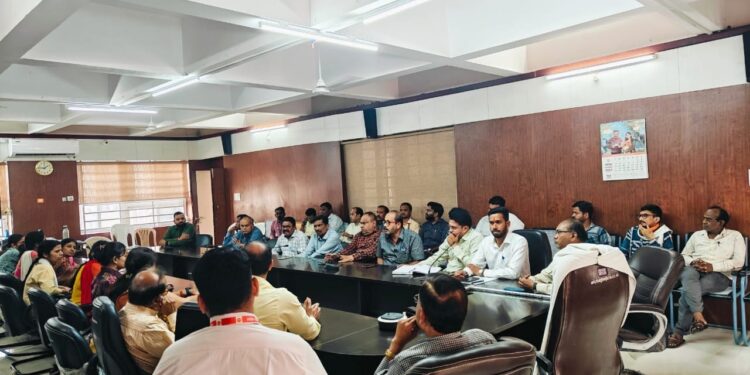 जिला राजस्व कर्मचारी संघ की बैठक संपन्न, विभिन्न गंभीर विषयों पर हुई चर्चा….