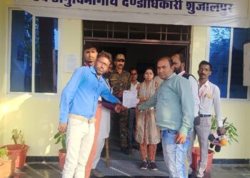 उत्तर प्रदेश के फतेहपुर में पत्रकार की हत्या के मामले “शुजालपुर एसडीएम को विश्व पत्रकार महासंघ ने ज्ञापन सोपा”