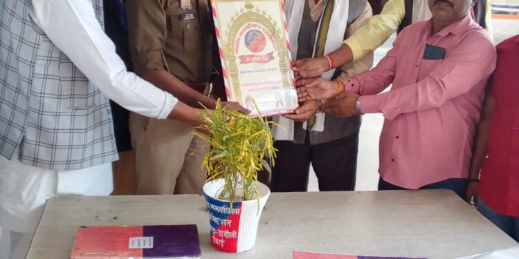 चंदौली इलिया थाना प्रभारी से की गई शिष्टाचार मुलाकात