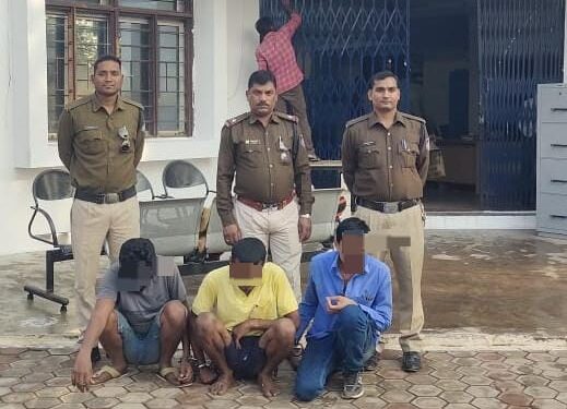 थाना प्रभारी माधवनगर अनूप सिंह ठाकुर व उनकी पुलिस टीम ने शराब के नशे में थाने में आकर अनुचित सिफारिश करने व पुलिस कार्रवाई में बाधा डालने वाले व्यक्तियों के खिलाफ सख्त