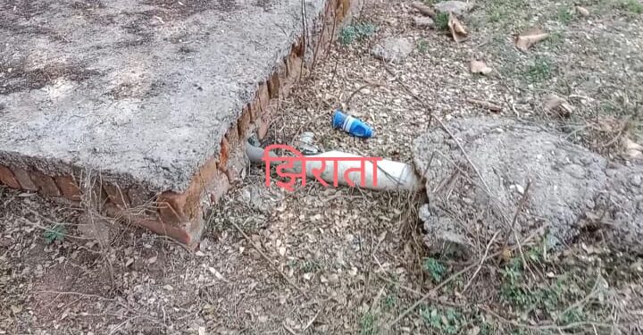 विकास मे सरकार ने लगाया भरपूर जोर लेकिन गूढ़ा मड़ली और झिराटा ग्राम पंचायतो मे लीपापोती कर करवा दिया सामुदायिक शौचालयो का निर्माण