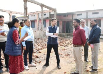 *दूरस्थ वन ग्राम डोमरा व कायरी में बनाये गए वृद्धजनों के आयुष्मान कार्ड*