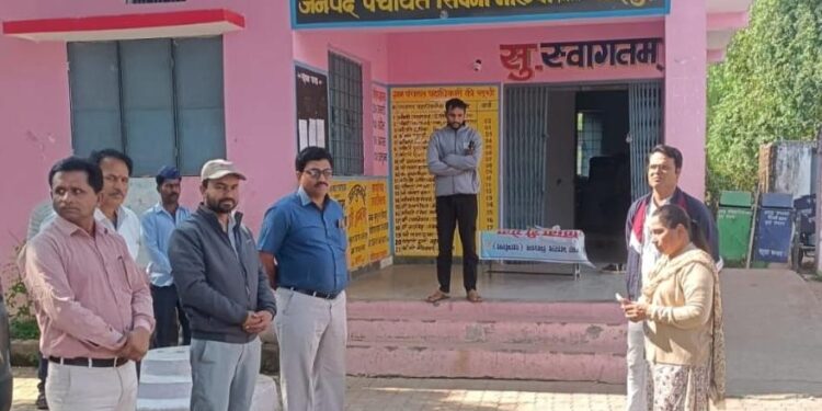 शा.गृह विज्ञान महाविद्यालय में बाल विवाह निषेध जागरूकता एवं बाल विवाह मुक्‍त हेतु दिलाई शपथ,डिप्टी कलेक्टर डॉ बबीता राठौर के आतिथ्य में हम होंगे कामयाब पखवाड़ा अंतर्गत हुआ आयोजन…