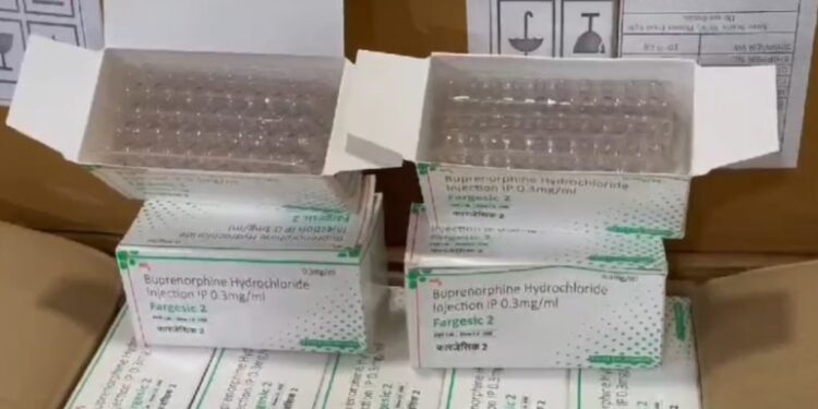 65 नग नशीले इंजेक्शन के साथ एक आरोपी गिरफ्तार, एक फरार  