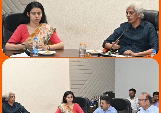 कलेक्टर श्री सक्सेना ने एपीसी बैठक की तैयारियों का लिया जायजा खाद वितरण में महिला एवं 60 वर्ष से अधिक के किसानों के लिए अलग से क्यूलेस काउंटर बनाये जायेंगे धान उपार्जन की समुचित व्यवस्था सुनिश्चित करें – कलेक्टर श्री सक्सेना