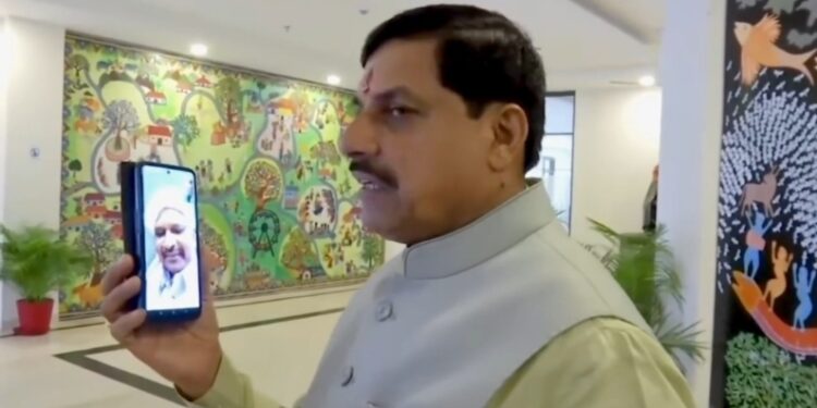 फसल की रखवाली के दौरान भेड़िए ने दो महिलाओं पर हमला कर दिया था; परन्तु अपनी हिम्मत और बहादुरी के बल पर दोनों महिलाएं भेड़िए का साहस से सामना करते हुए अपनी जान बचाने में सफल रहीं।