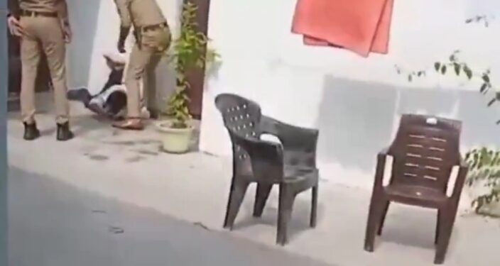 देखिऐ दरोगा का वायरल VIDEO