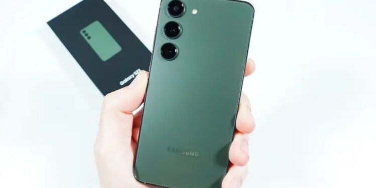 Samsung का धांसू स्मार्टफोन, कैमरा क्वालिटी में DSLR का बाप सस्ते बजट में लांच हुआ