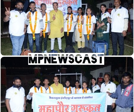 *महापौर गुरूकुल के 5 छात्र-छात्राओं को उत्कृष्ट श्रेणी लाने पर महापौर जगत बहादुर सिंह ‘‘अन्नू’’ ने कराई हवाई यात्रा* *हवाई यात्रा कर छात्र-छात्राओं के खिल उठे चेहरे : छात्र-छात्राओं ने महापौर को दिया धन्यवाद*