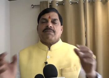 छठ मैया के पावन पर्व की प्रदेश एवं देशवासियों को हार्दिक बधाई…  हमने पूरे प्रदेश में निर्देश जारी कर कहा है कि नदी, पोखर, तालाब; जहां भी छठ पूजा होती है, वहां पर विशेष व्यवस्था की जाए। CM