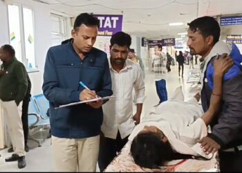 *अमरवाड़ा के तेंदनी माल में जंगली सूअर का आतंक, दो ग्रामीण एवं आधा दर्जन मवेशियों को सुअर ने काटा*  एंबुलेंस 108 की मदद से सिविल अस्पताल अमरवाड़ा में भर्ती
