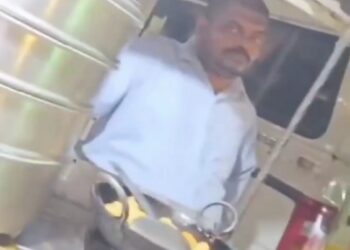वायरल VIDEO 40 का मोमो 10 में न देने का खामियाजा, गरीब का ठेला नहीं लगेगा. पुलिस कर्मी का आदेश
