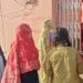महिलाओं ने अपनाया ‘स्त्री-2 फिल्म’ का फॉर्मूला, हाथ में पत्थर लेकर दबंगों के सामने तोड़ा ताला