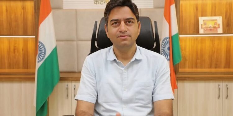 सी.एम. हेल्पलाइन की शिकायतों के निराकरण में कटनी जिला प्रथम समूह मे टाप टू जिलों में शामिल  शिकायतों के संतुष्टिपूर्ण निराकरण के मामले में कटनी प्रदेश में अव्वल