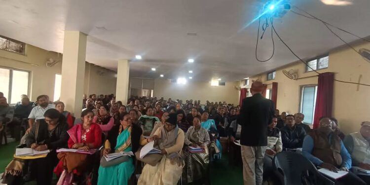 डीईओ ने प्राचार्यों को अपार आईडी जनरेट कार्य में तेजी लाने और वीर बाल दिवस मनाने के संबंध में दिए दिशा-निर्देश