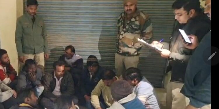 एक दर्जन जुआरियो पर कुठला पुलिस की कार्यवाही*