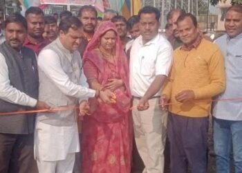 45 लाख रुपये की लागत से विकास कार्य,ग्रामीणों को मिलेगी सुविधाएं  बड़वारा विधायक ने किया भूमिपूजन,गोपालपुर में सीसी सड़क बनने से आवागमन में होगी सहूलियत