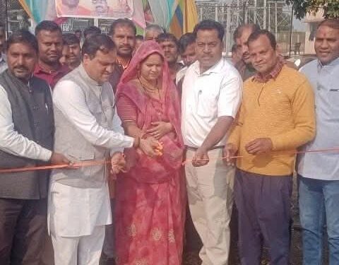 45 लाख रुपये की लागत से विकास कार्य,ग्रामीणों को मिलेगी सुविधाएं बड़वारा विधायक ने किया भूमिपूजन,गोपालपुर में सीसी सड़क बनने से आवागमन में होगी सहूलियत
