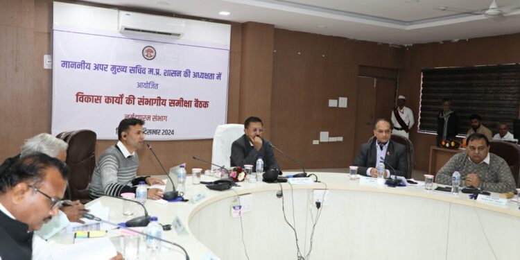 अतिरिक्त मुख्य सचिव ने की नर्मदापुरम संभाग के विकास कार्यों की समीक्षा,एक भी घर न छूटे हमारा उद्देश्य हर व्यक्ति के घर तक जल पहुंचाना है,नजूल पट्टों के नए आवेदन लेना बंद न किए जाएं,पुराने को प्राथमिकता से निराकृत करें::अतिरिक्त मुख्य सचिव श्री केसरी