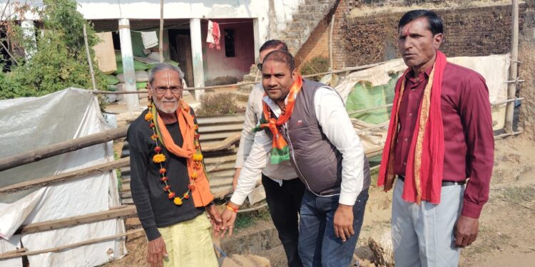 वृद्ध जनों का किया सम्मान