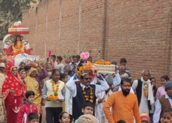 *कलश यात्रा के साथ श्रीमद् भागवत कथा का शुभारंभ*