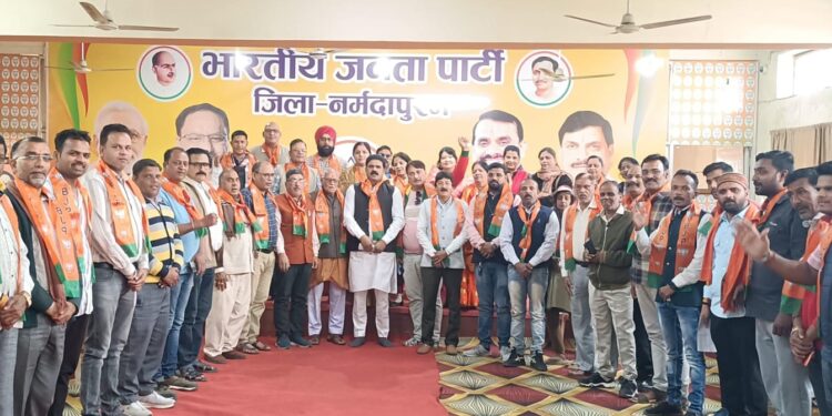 जिला भाजपा कार्यालय में नगर मंडल की प्रथम कामकाजी बैठक हुई संपन्न:मंडल अध्यक्ष सागर शिवहरे..