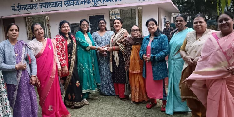 अग्रवाल समाज महिला मंडल एवं अखिल भारतीय अग्रवाल महिला महासभा की मासिक बैठक का हुआ आयोजन
