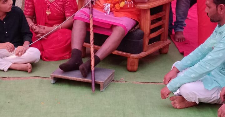 मनुष्य को अच्छे कर्म और धार्मिक कार्यों में बढ़-चढ़कर हिस्सा लेना चाहिए भागवत कथा में पहुंचे संत बनवारी दास जी महाराज
