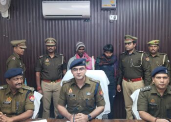 *चकिया व स्वाट/सर्विलांस पुलिस टीम के संयुक्त कार्यवाही में 36 घण्टे के अन्दर हत्या की घटना का सफल अनावरण के साथ घटना में प्रयुक्त हथियार को बरामद कर 02 अभियुक्तों को किया गिरफ्तार।*