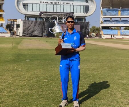 मध्यप्रदेश महिला क्रिकेट टीम ने सीनियर्स वूमेन वनडे ट्रॉफी का खिताब जीता,नर्मदापुरम की अनन्या दुबे भी शामिल,मध्यप्रदेश ने फाइनल मैच में बंगाल को सात विकेट से हराकर पहली बार खिताब अपने नाम किया,विधायक डॉ सीतासरन शर्मा ने दी बधाई..