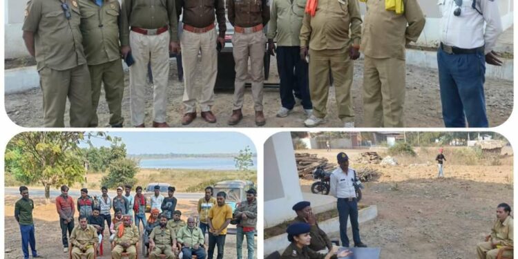 चौकी प्रभारी सूबेदार मोनिका खड़से एवं चौकी के स्टाफ ड्राइवर महासंघ के सदस्यों एवं ऑटो चालकों से सड़क सुरक्षा संबंधी महत्वपूर्ण विषयों पर चर्चा की