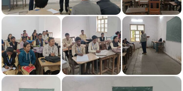 कीट एवं रोग तथा गोबर गोमूत्र का जैविक खेती में उपयोग का प्रशिक्षण दिया गया।