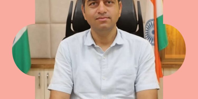 जिले में सुशासन सप्ताह के तहत प्रशासन गांव की ओर चलें कार्यक्रम आज से  कलेक्टर दिलीप यादव ने अधिकारियों को दिए निर्देश