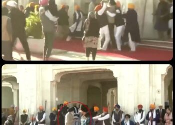 अमृतसर  पंजाब के पूर्व डिप्टी CM सुखबीर बादल पर जानलेवा हमला, गोल्डन टेंपल के गेट पर कर रहे थे सेवा, तभी हमलावर ने की फायरिंग, मौके पर मौजूद लोगों ने आरोपी को दबोच पुलिस के हवाले किया VIDEO