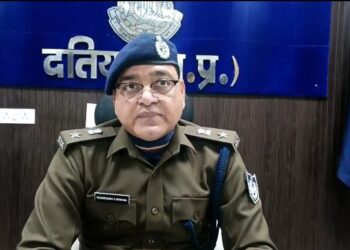 अनजान लिंक पर क्लिक न करें। फोन पर आया OTP कभी भी शेयर न करें। फ्रॉड का शिकार होने की स्थिति में तुरंत 1930 पर कॉल करें VIDEO