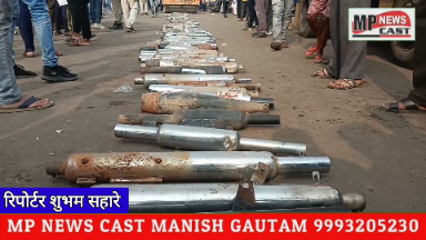 *ध्वनि प्रदूषण रोकने पुलिस ने साइलेंसर को रोलर से दबाकर किया नष्ट…*