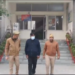 प्ले स्कूल में टीचर्स के वॉशरूम में हिडन कैमरा लगाया। ये कैमरा बल्ब होल्डर के अंदर फिट था। स्कूल संचालक नवनीश सहाय गिरफ्तार VIDEO