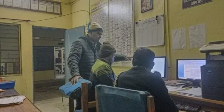 खम्हरिया बागरी की राशन दुकान में अनियमितता पर विक्रेता के खिलाफ ढीमरखेड़ा थाना में दर्ज हुई एफआईआर
