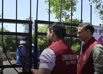 दिल्ली स्कूल बम धमकी मामले में 12वीं का छात्र गिरफ्तार, पुलिस ने किए चौंकाने वाले खुलासे