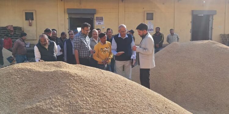 जिले में समर्थन मूल्य पर अब तक 3 लाख 32 हजार मीट्रिक टन से अधिक धान उपार्जित