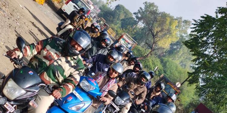 अब जिले में पुलिसकर्मियों को हेलमेट पहनना अनिवार्य,एसपी ने जारी किए निर्देश…!