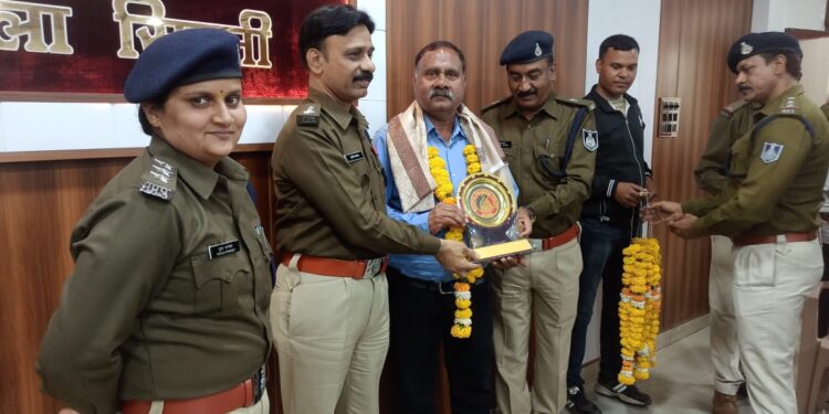 सुनारखेडा के पुलिस विभाग सहायक उपनिरीक्षक आनंद पांडे सेवानिवृत्त