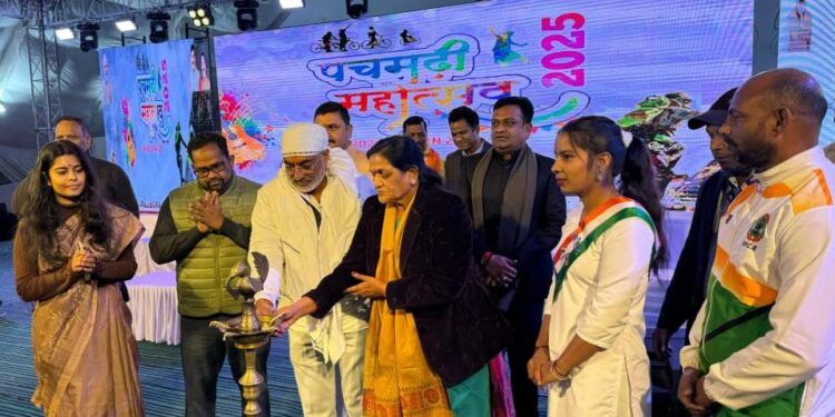 पचमढ़ी महोत्सव में सांसद दर्शन सिंह चौधरी एवं सांसद माया नारोलिया हुए शामिल,आर्केस्ट्रा ने बांधा समां,पचमढ़ी रन में सांसद श्री चौधरी नें दौड़ लगाकर पर्यटकों को पचमढ़ी आने का दिया न्योता…