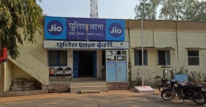 सट्टा खिलाते एक सटोरिए को पकड़ा,सट्टा लिखी पर्चियां सहित नकदी बरामद