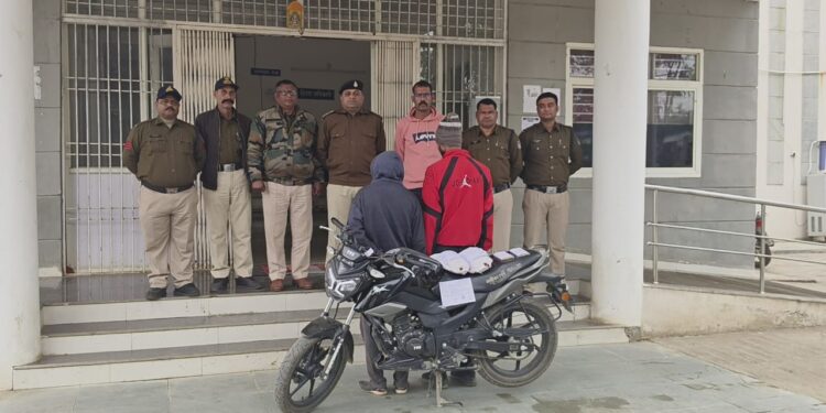 *बरही पुलिस की अवैध मादक पदार्थ के विरूद्ध कार्यवाही , कुदरी मोड उबरा के पास उचेहरा सतना के रहने वाले दो व्यक्तियों के कब्जे से पकड़ा गया गांजा