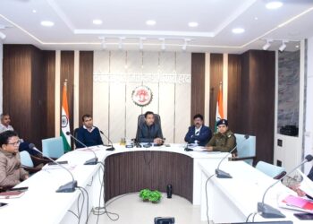 *कलेक्टर श्री सिंह ने जनसुनवाई में सुनी नागरिकों की समस्याएं*